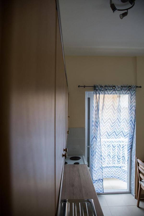 Blue Theros Apartments Paralia Dionysiou Luaran gambar